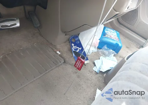 2001 Toyota Sienna Le from USA, damaged, VIN 4T3ZF13C81U407725